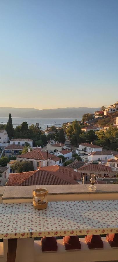 Tsitsinakis Traditional House Hydra  Exterior photo